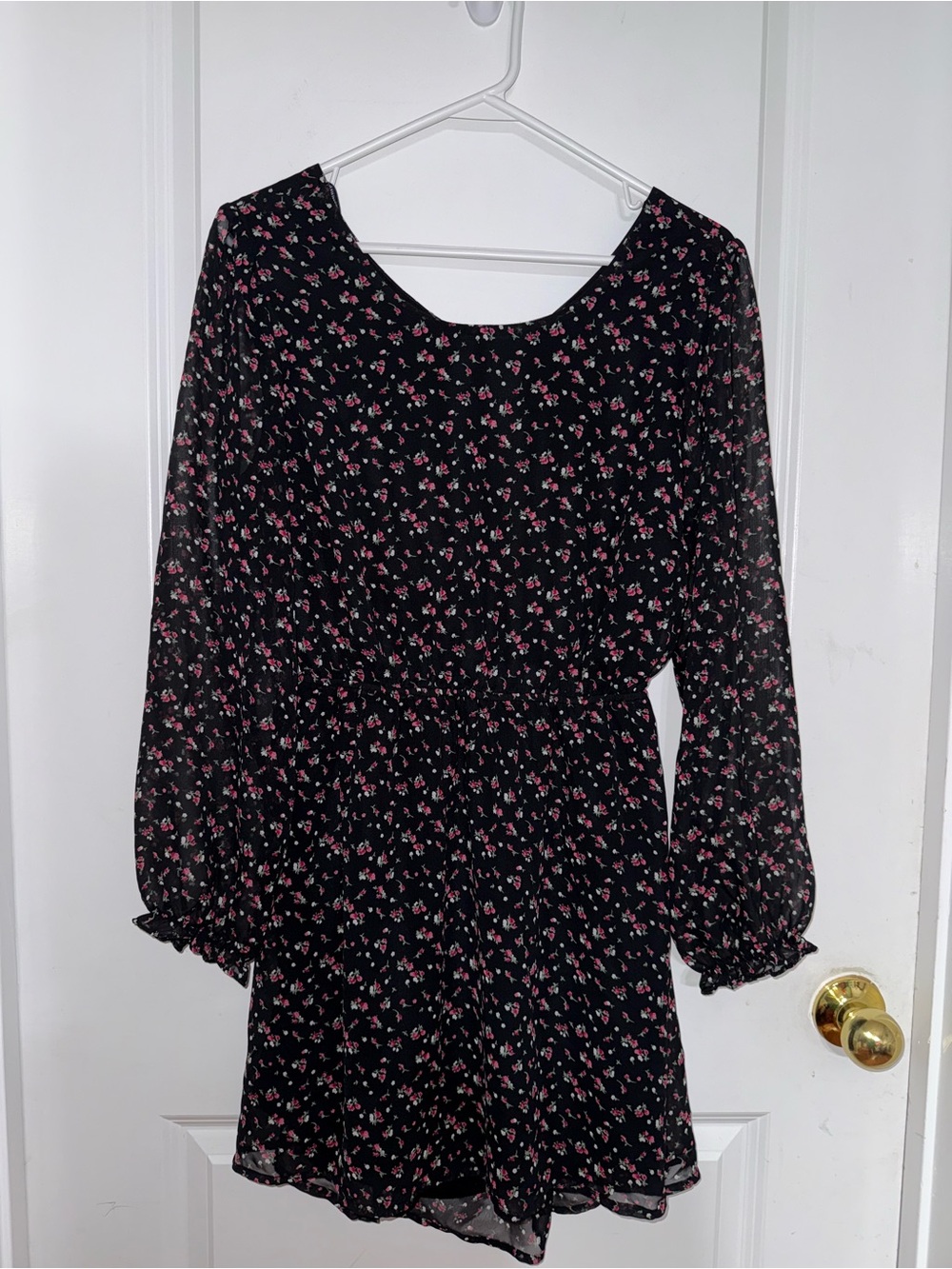 Forever 21 Dress Black Floral Long-Sleeve Romper with‎ Pink Accent Size Large